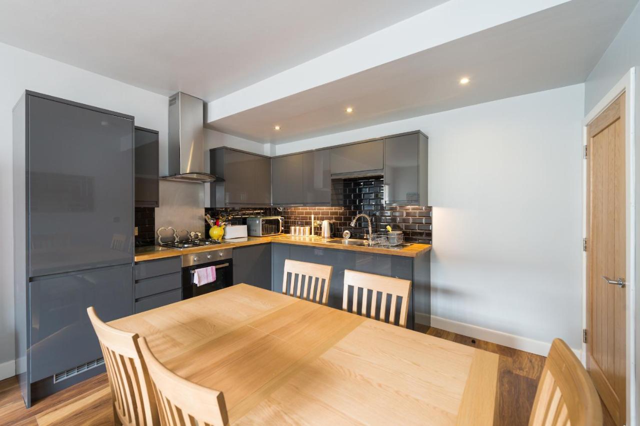 Royal Mile Modern Apartment Edinburgh Exterior foto
